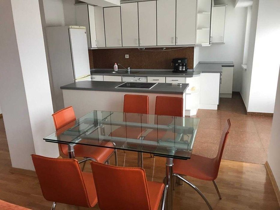 Дава се под наем Двустаен апартамент в Бургас, Лазур - 51 кв.м за 204 € - Снимка #2