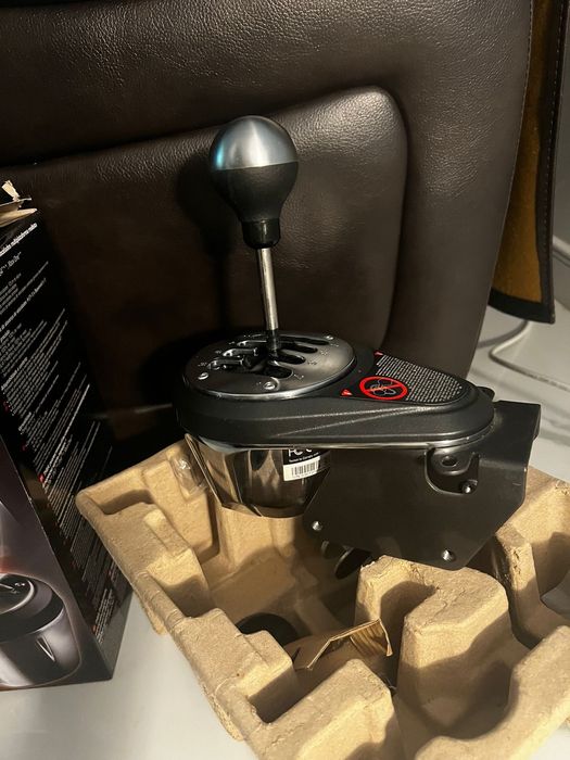 Schimbator de viteze Thrustmaster TH8A Add-On Shifter