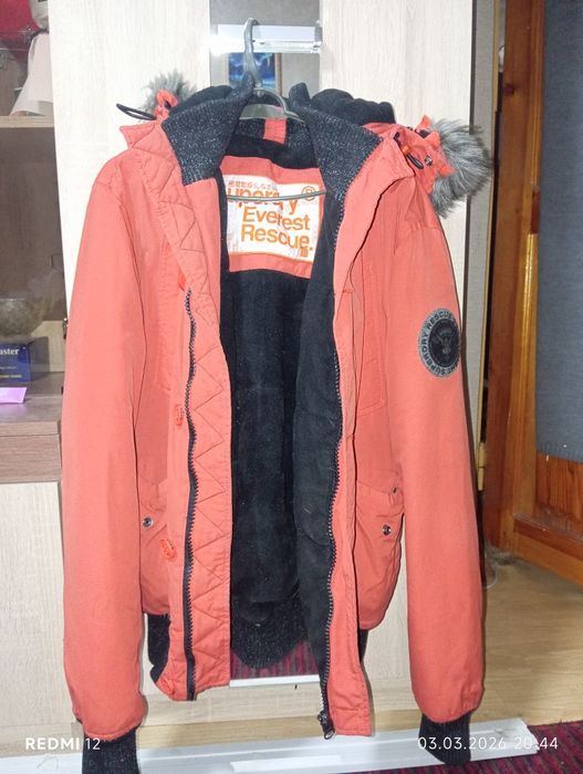 Продам куртку. На подростка. 15-17 лет. В отличном состоянии.