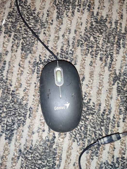 Kompyuter uchun dinamik, klaviatura, sichqoncha sotiladi.