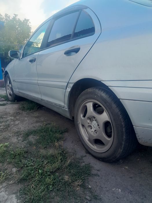 Мерседес w203 c220