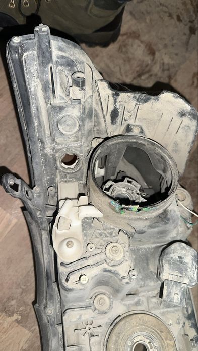 Фары LC200 правая