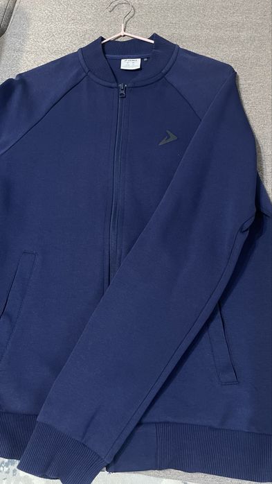 Бу балаларға арналған киімдер сатылады