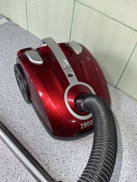 Scarlett  Пылесос в хорошем состоянии