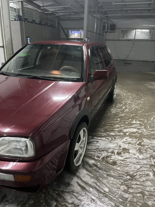 продам гольф 3 1.8 СРОЧНО