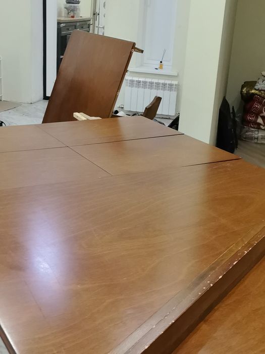Гостиный стол срочно