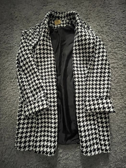 Пальто с гусиным принтом