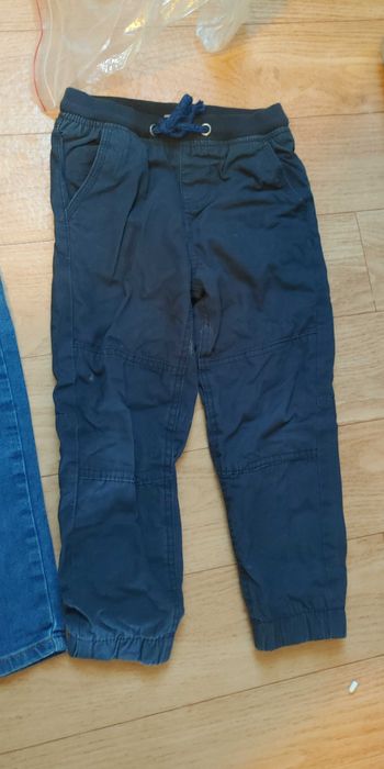 Няколко чифта детски дънки