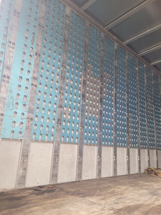 II.1.4. Echipare suprastructura din aluminiu cu fagure pe tot peretele