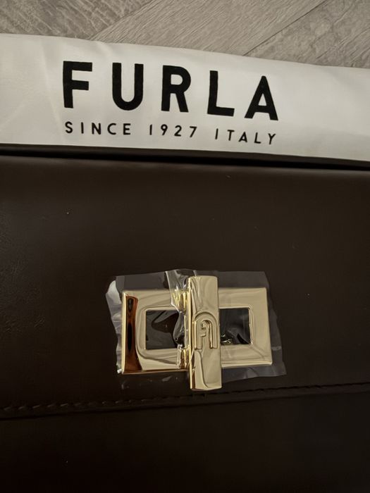 Дамска чанта Furla естествена кожа в  няколко цвята