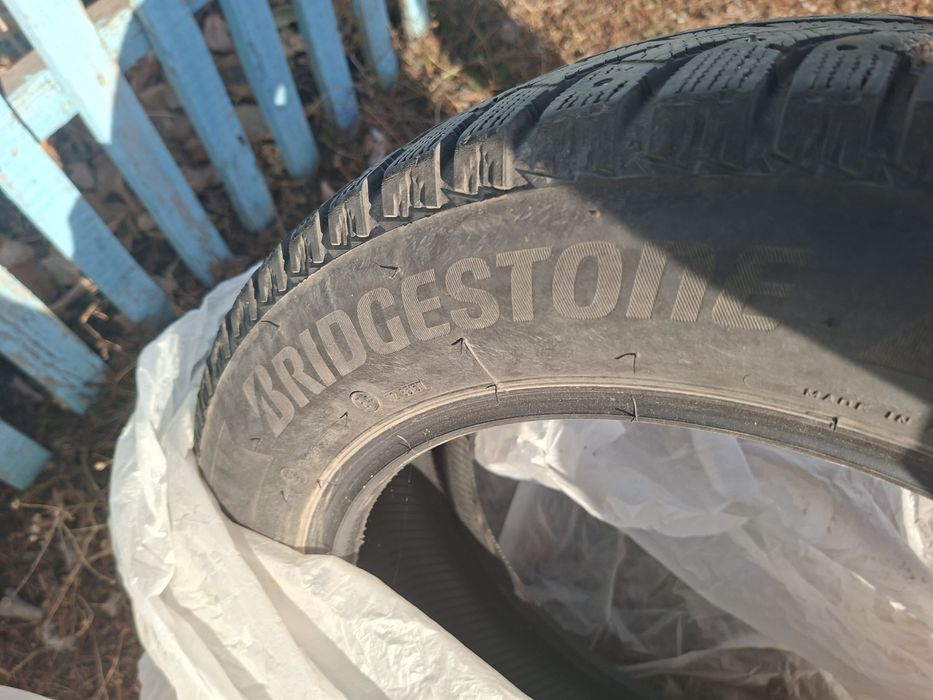 Продам зимние шипованные шины