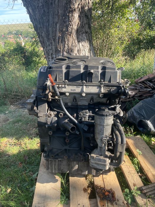 Motor VW 1.9 BLS cu DPF pentru piese