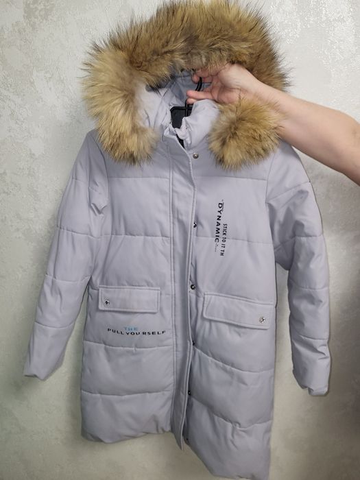 Продам зимний пуховик рост 140