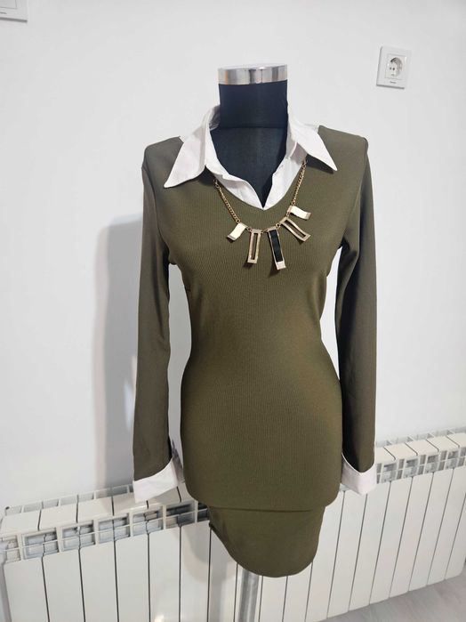 Рокля с дълъг ръкав