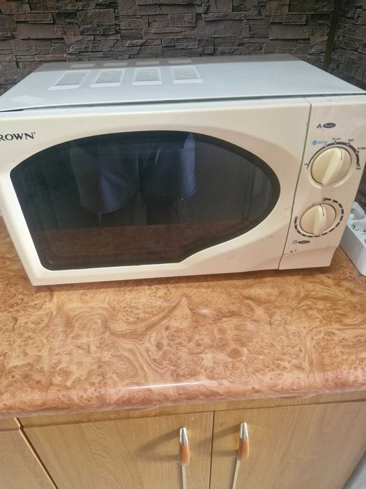 Продава се микровълнова фурна