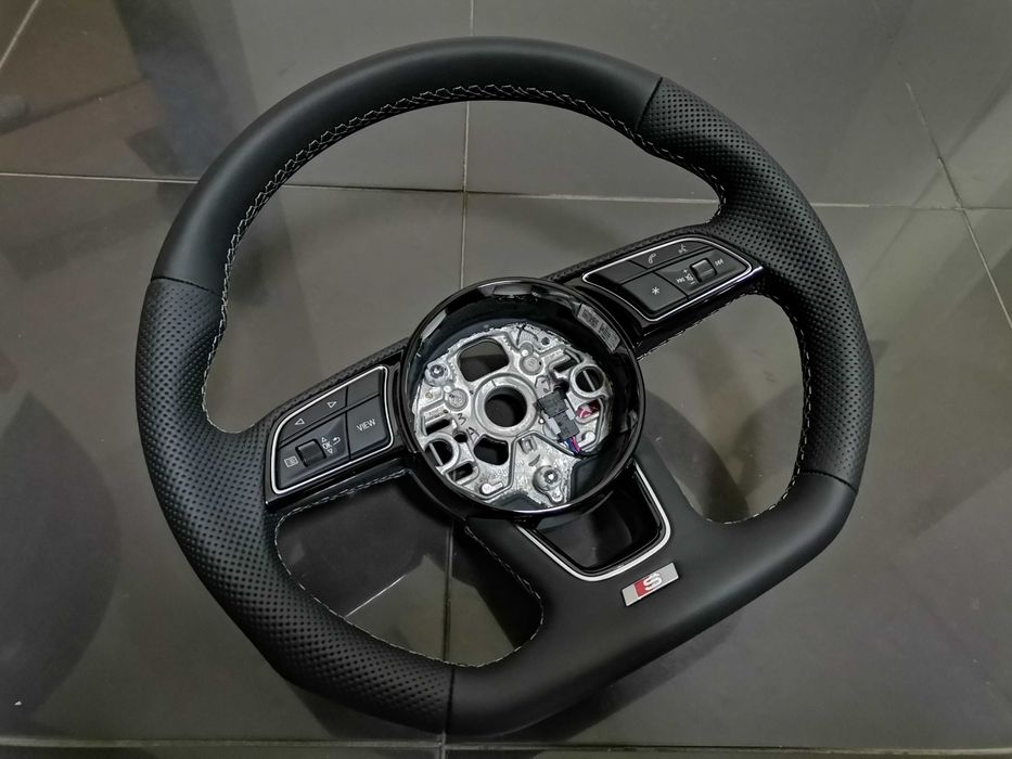 Нов S Line Спортен Волан Черна Кожа + Напа Audi A3 S3 8Y A1 Q3 S-Line