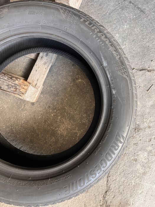 2 anvelope vara 225/55/17 , Bridgestone !