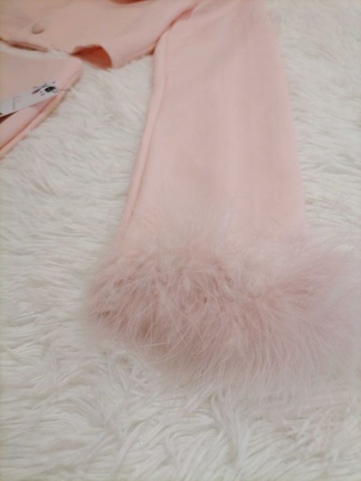 Розов сет от две части с пера