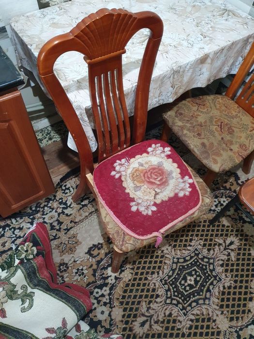 Стулья старые бу