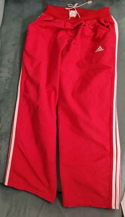 Pantaloni trening roșii Better Scarlet- wide leg/loose fit - Adidas - Mărimea 40