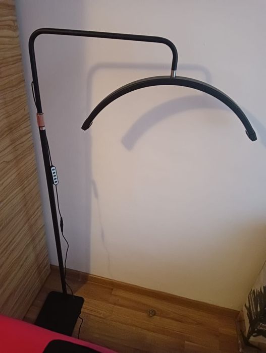 Masa gene+lampa semiluna