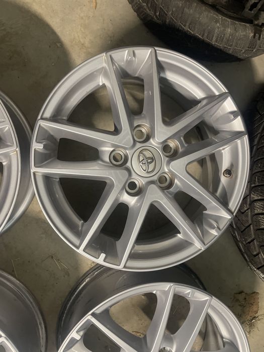 4бр.оригинални джанти Toyota 16”  5х114,3 Ц.О..60,1мм