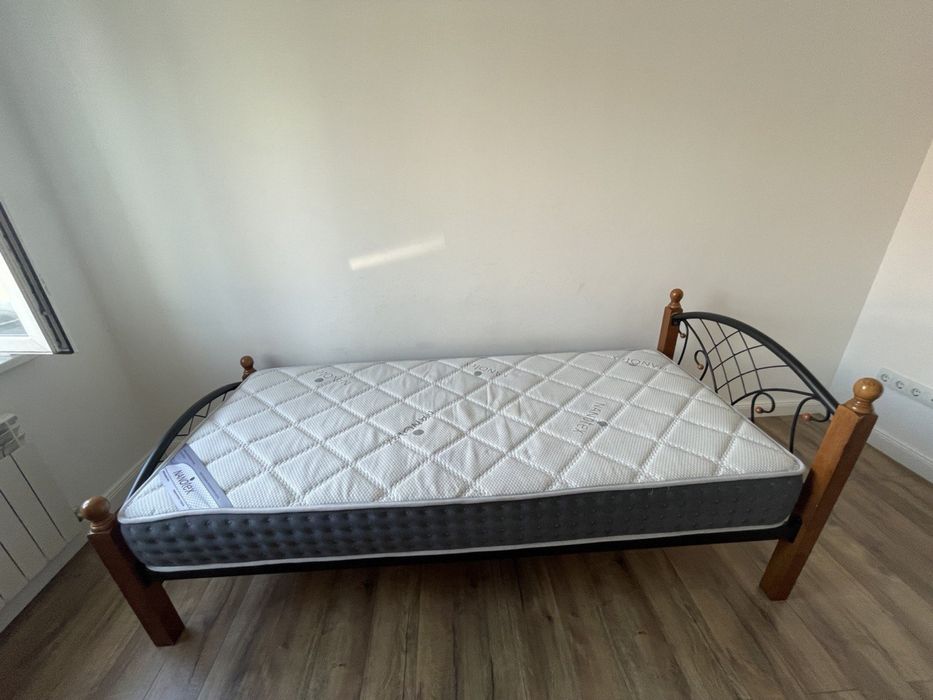 Продам кровать металлическую