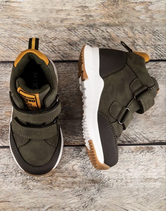 Продам демисезонные детские ботинки