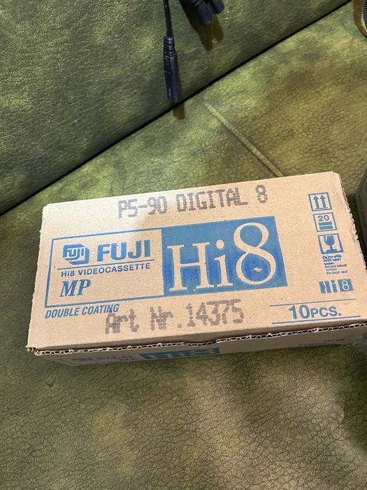 Casete sigilate Hi8 marca Fuji