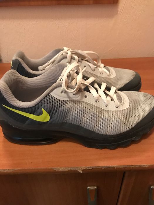 Продавам маратонки Nike