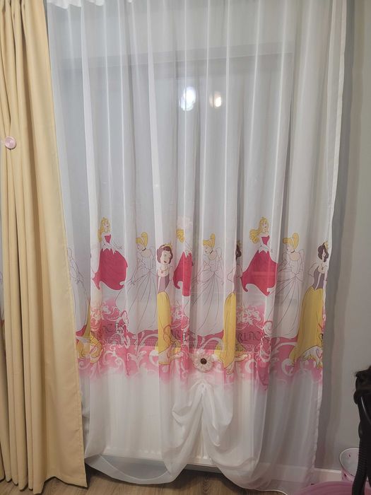 Perdea camera si draperii