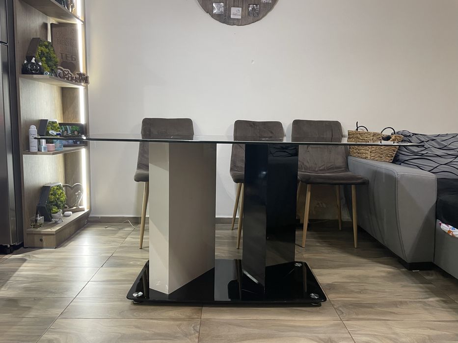 Голяма холна маса