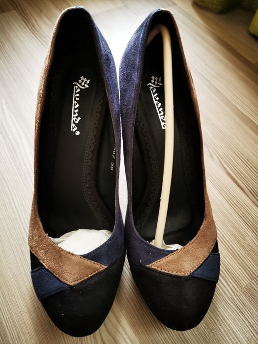 Pantofi platforma mărimea 39, noi