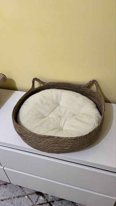 Продаются лежанка и когтеточка-лежанка