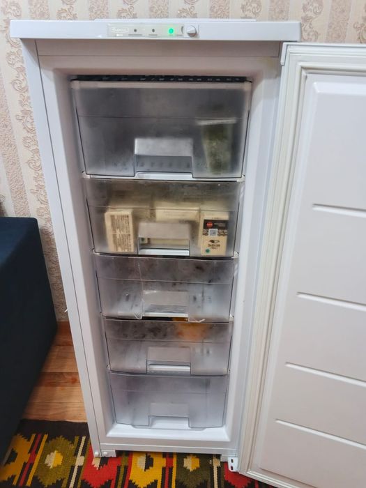 Продам морозильник