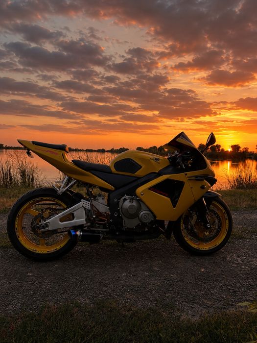 Honda CBR 600 RR PC37 2004 – Îngrijită, fără investiții urgente
