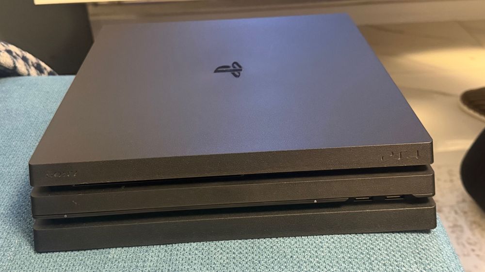 PlayStation 4 pro 1TB