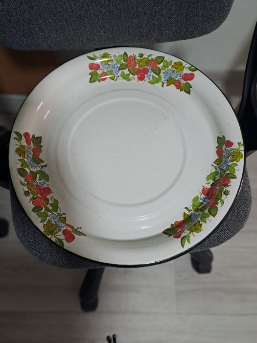 Табак, поднос в хорошем состоянии