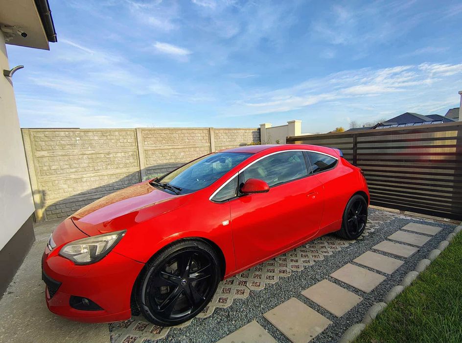 Opel Astra-J GTC