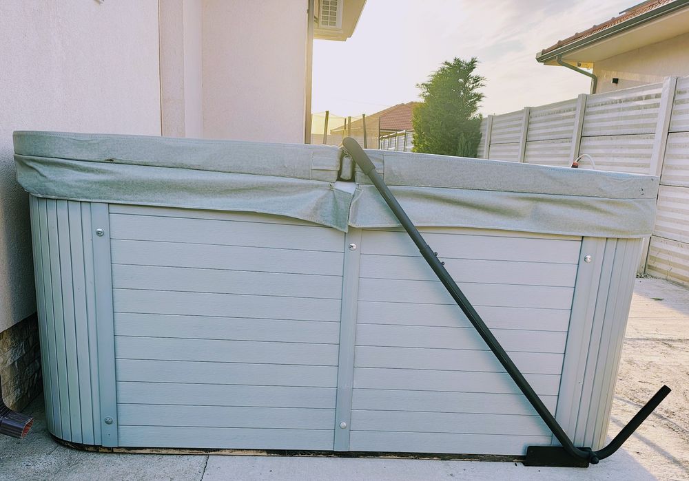 Jacuzzi exterior 5 persoane