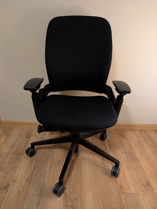 Ергономичен работен стол Steelcase Leap V2
