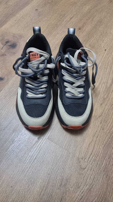 Adidasi Gryxx + Adidasi Zara albi