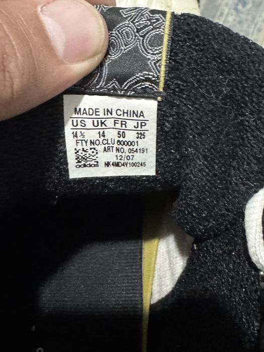 Крассовки Adidas 50 размер