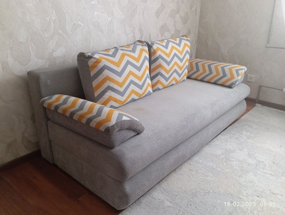 Продам диван тахту.