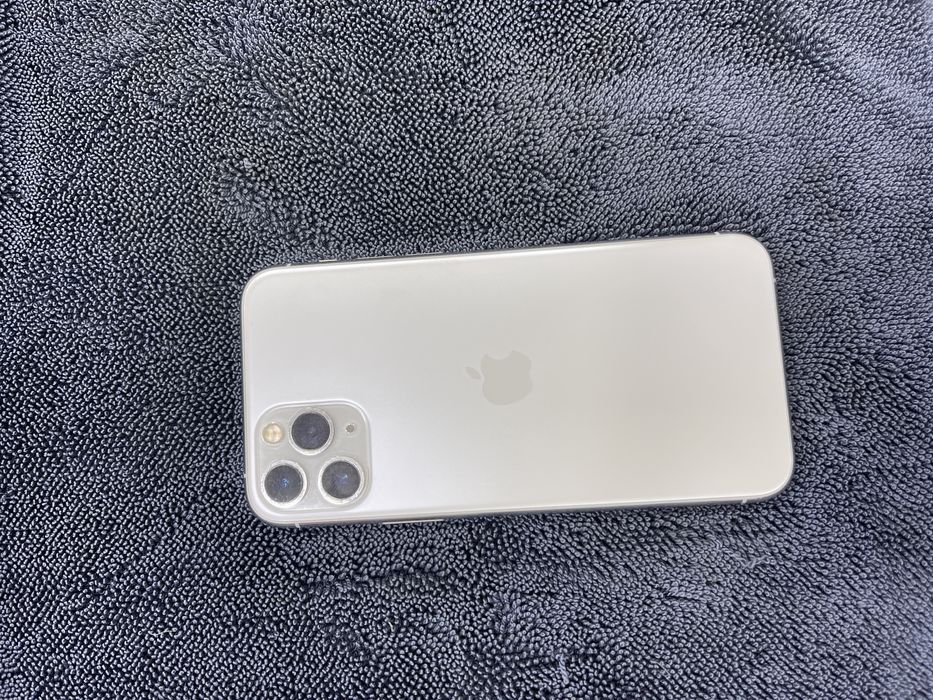 Телефон iPhone 11 pro 64 GB