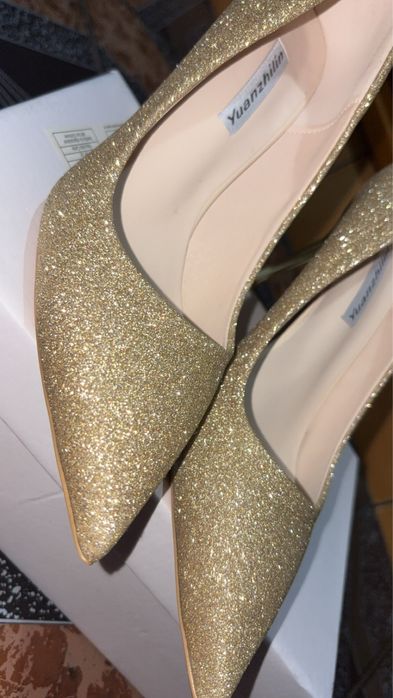 Pantofi stiletto noi în cutie