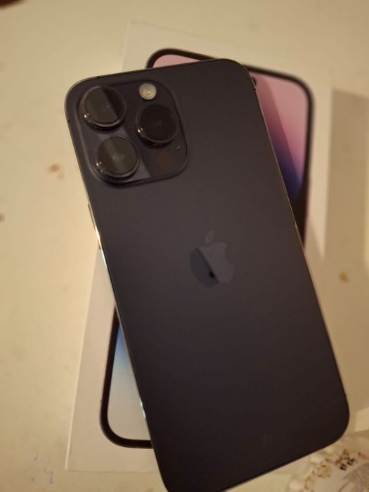 Срочно продам Айфон 14 про мах