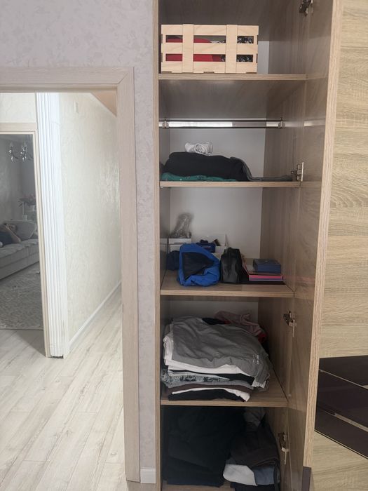 Продам очень хороший шкаф