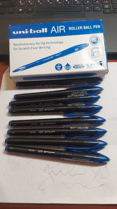 Uni-ball Air UBA188M 0,5 мм ролкова химикалка