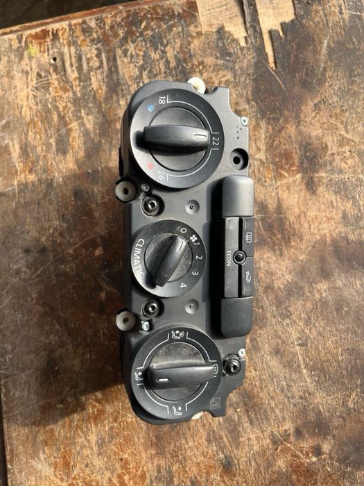 Панел за климатик VW PASSAT JETTA GOLF 6